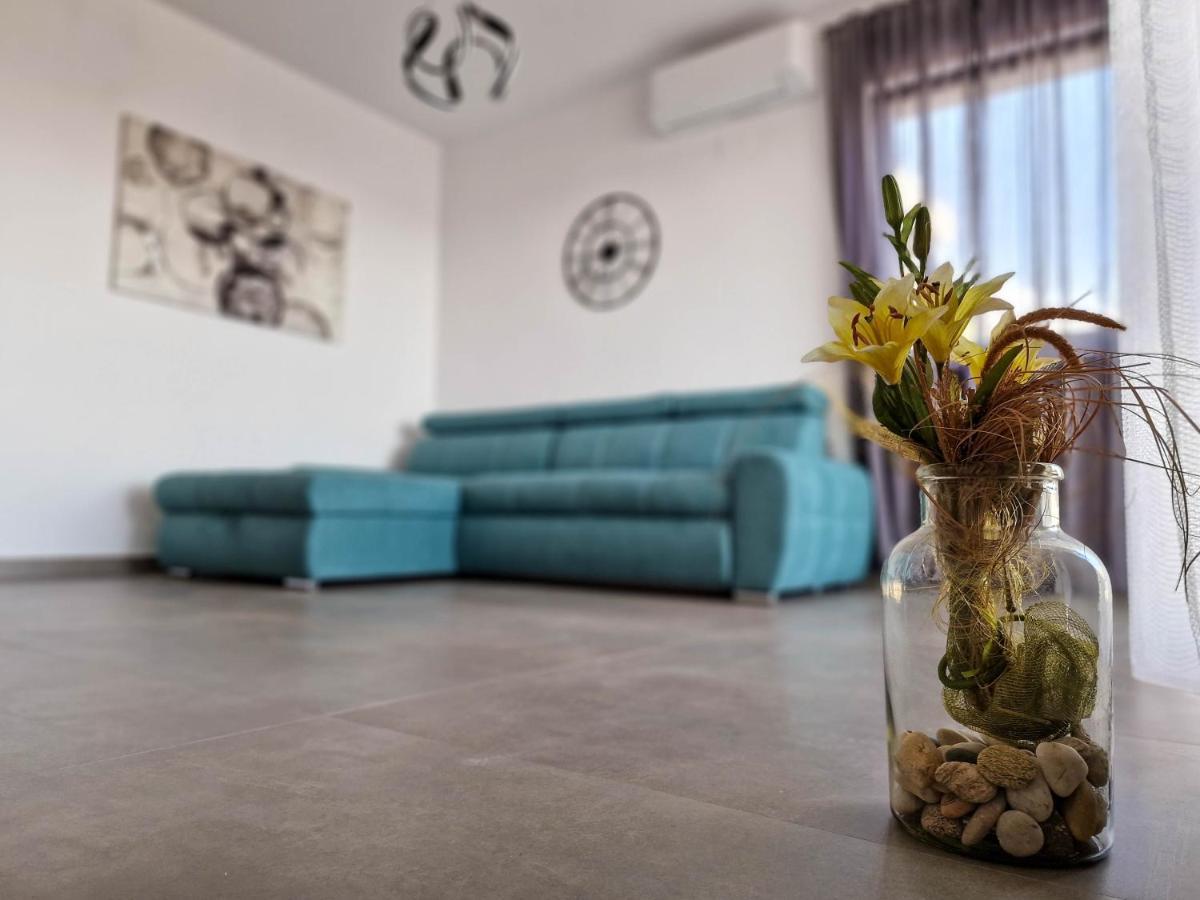 Villa Poseidon โนวาลยา ภายนอก รูปภาพ