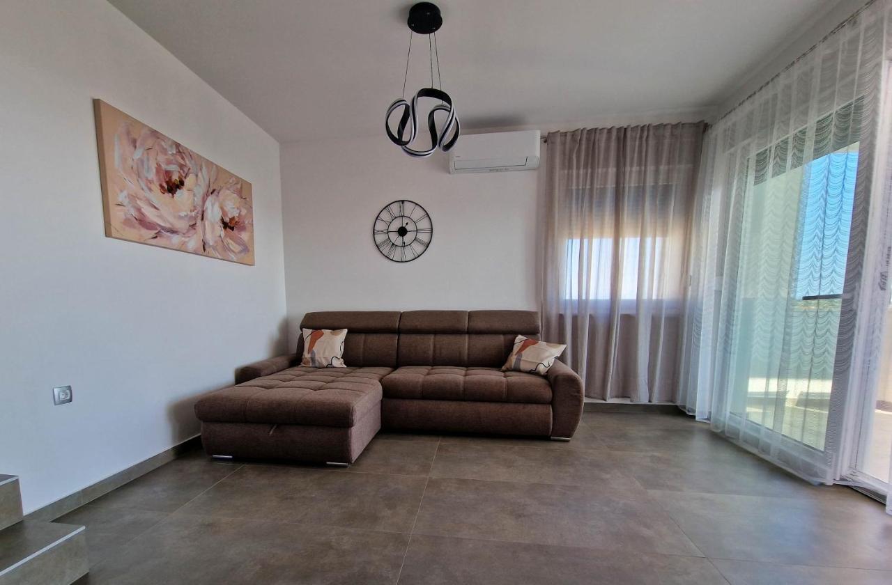 Villa Poseidon โนวาลยา ภายนอก รูปภาพ
