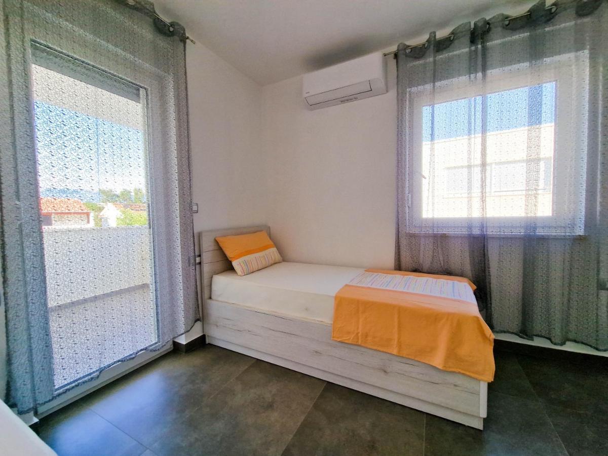 Villa Poseidon โนวาลยา ภายนอก รูปภาพ